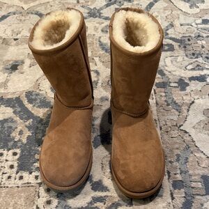 UGG Chesnut classic short boot II
